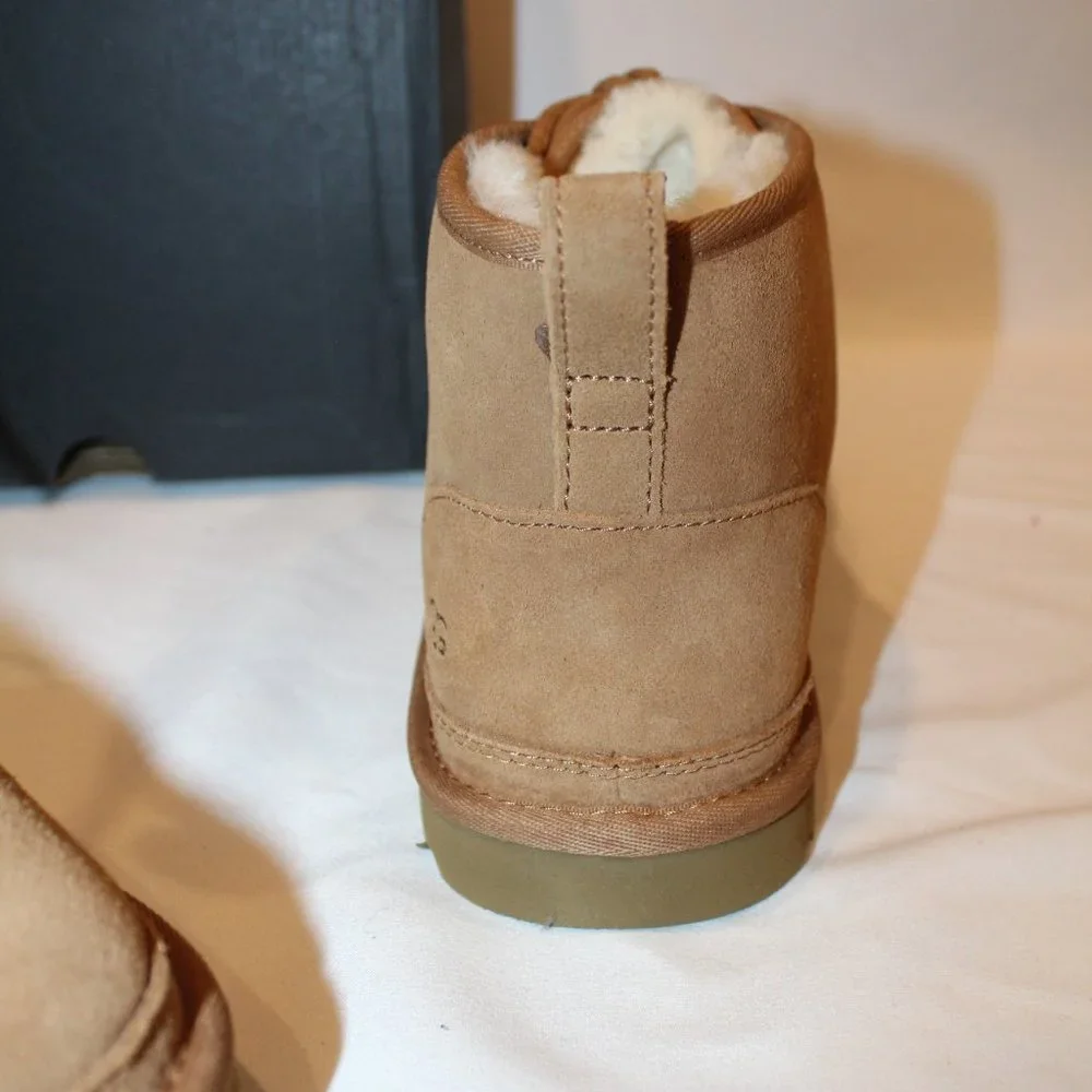 NIB UGG MEN'S NEUMEL‎ CHUKKA SUEDE SHEARLING LINED ANKLE BOOTS CHESTNUT